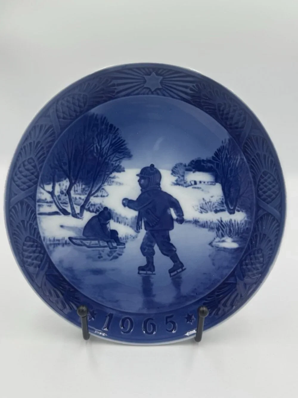Royal Copenhagen 1965 Christmas Plate Little Skaters Kai Lange Denmark MINT